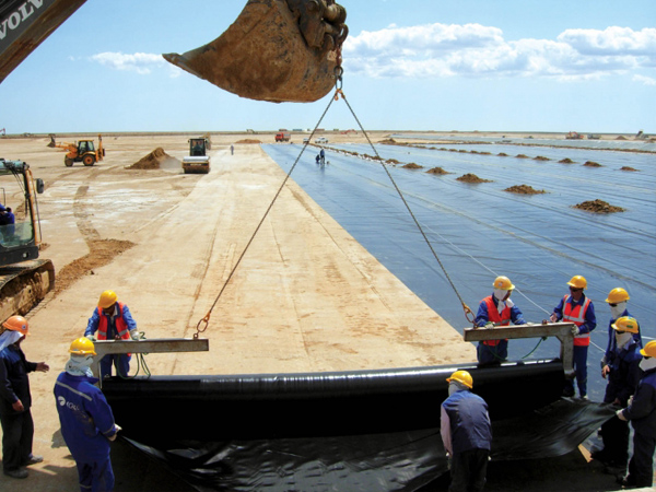 土工膜施工现场