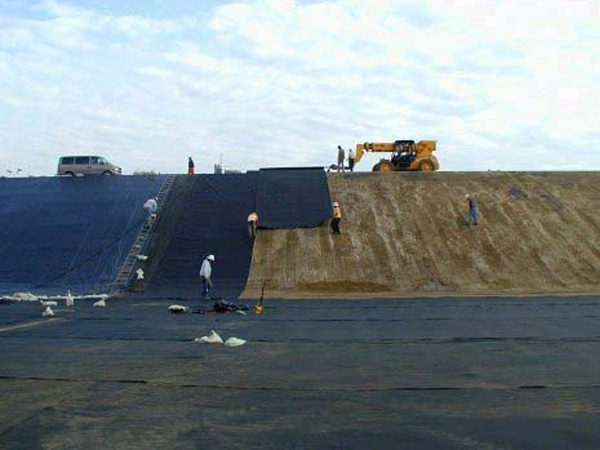 土工膜施工现场