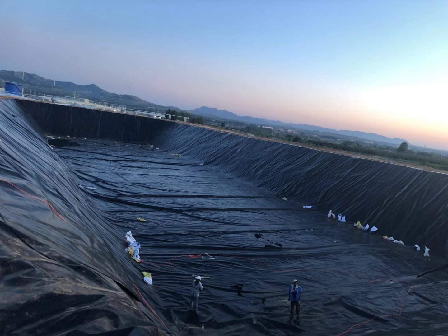 沼气池防渗膜应用于潍坊畜牧业工程